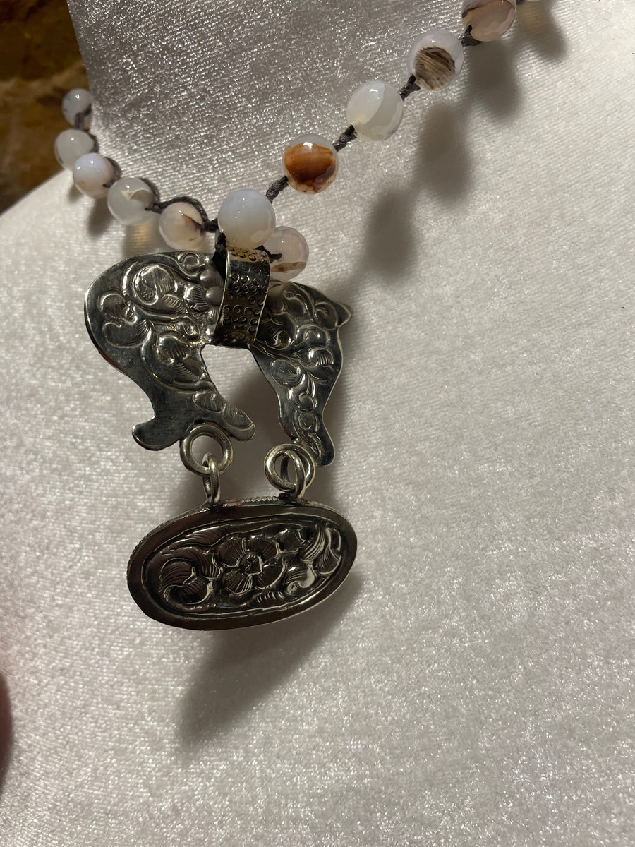 Carved Leopard Short Necklace