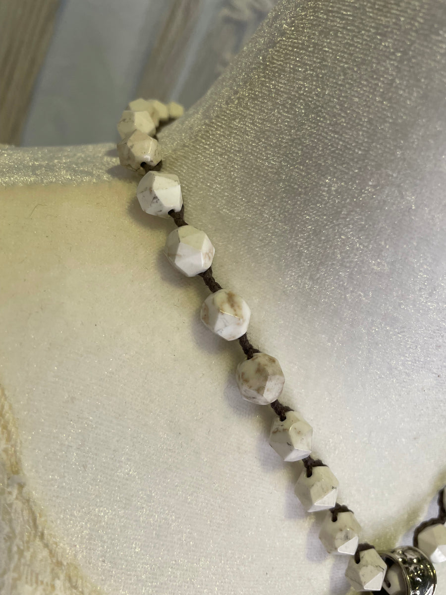 Peacock Lace Fossil Agate Short Necklace