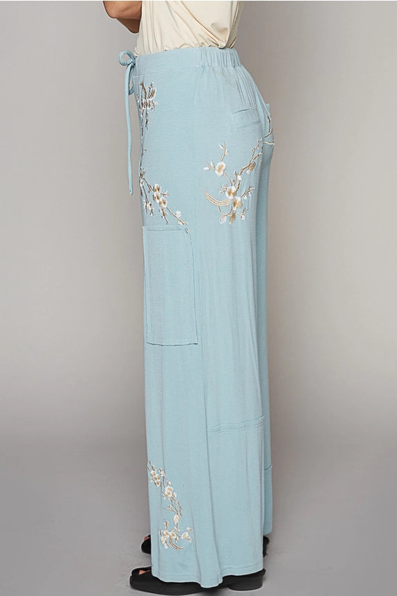 Sweet Floral Embroidered Pant