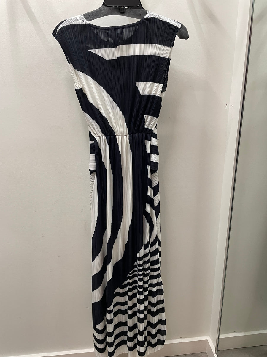 Monochrome Pleat Maxi Dress pm3087