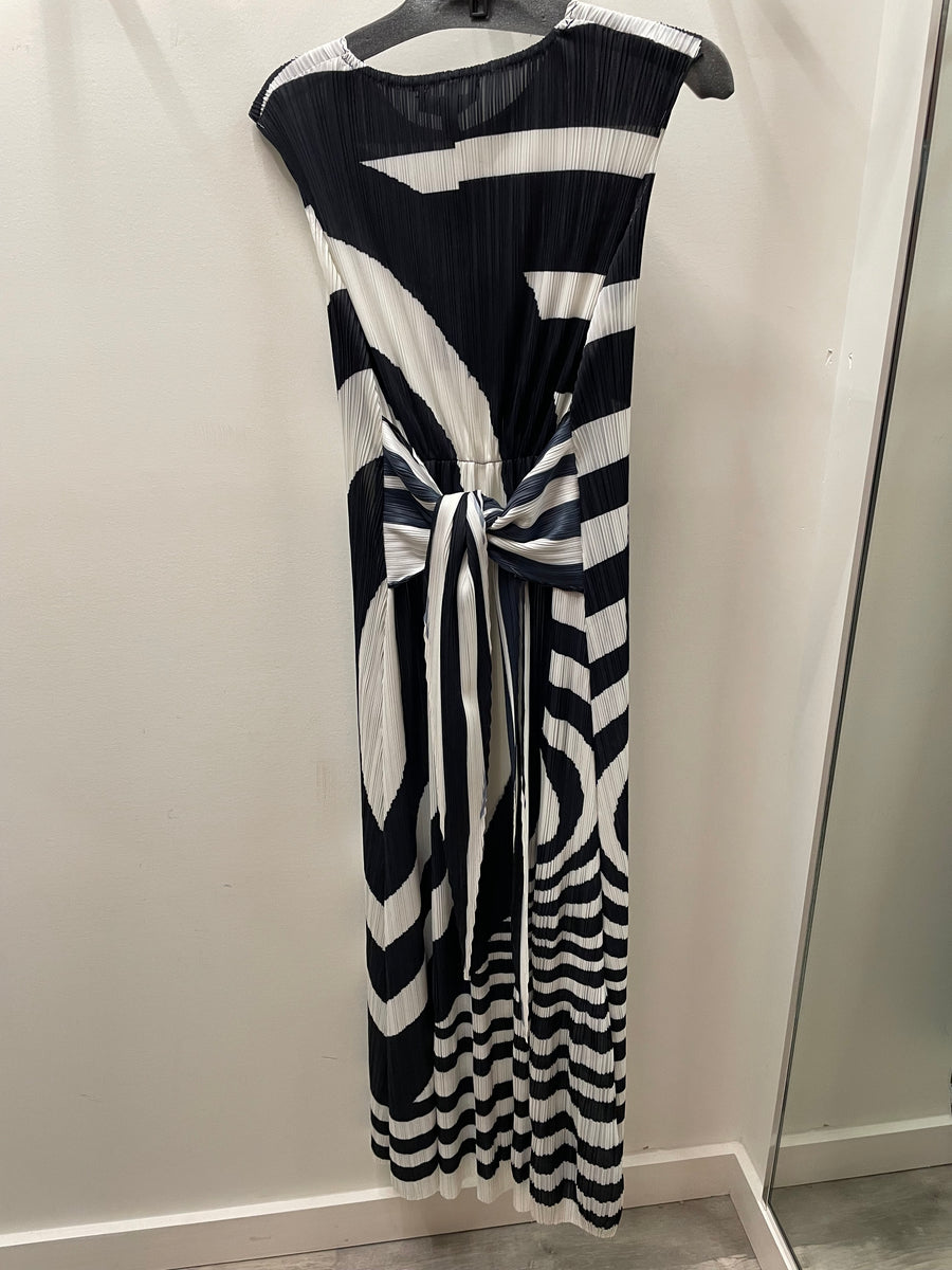 Monochrome Pleat Maxi Dress pm3087