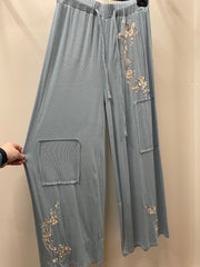 Sweet Floral Embroidered Pant