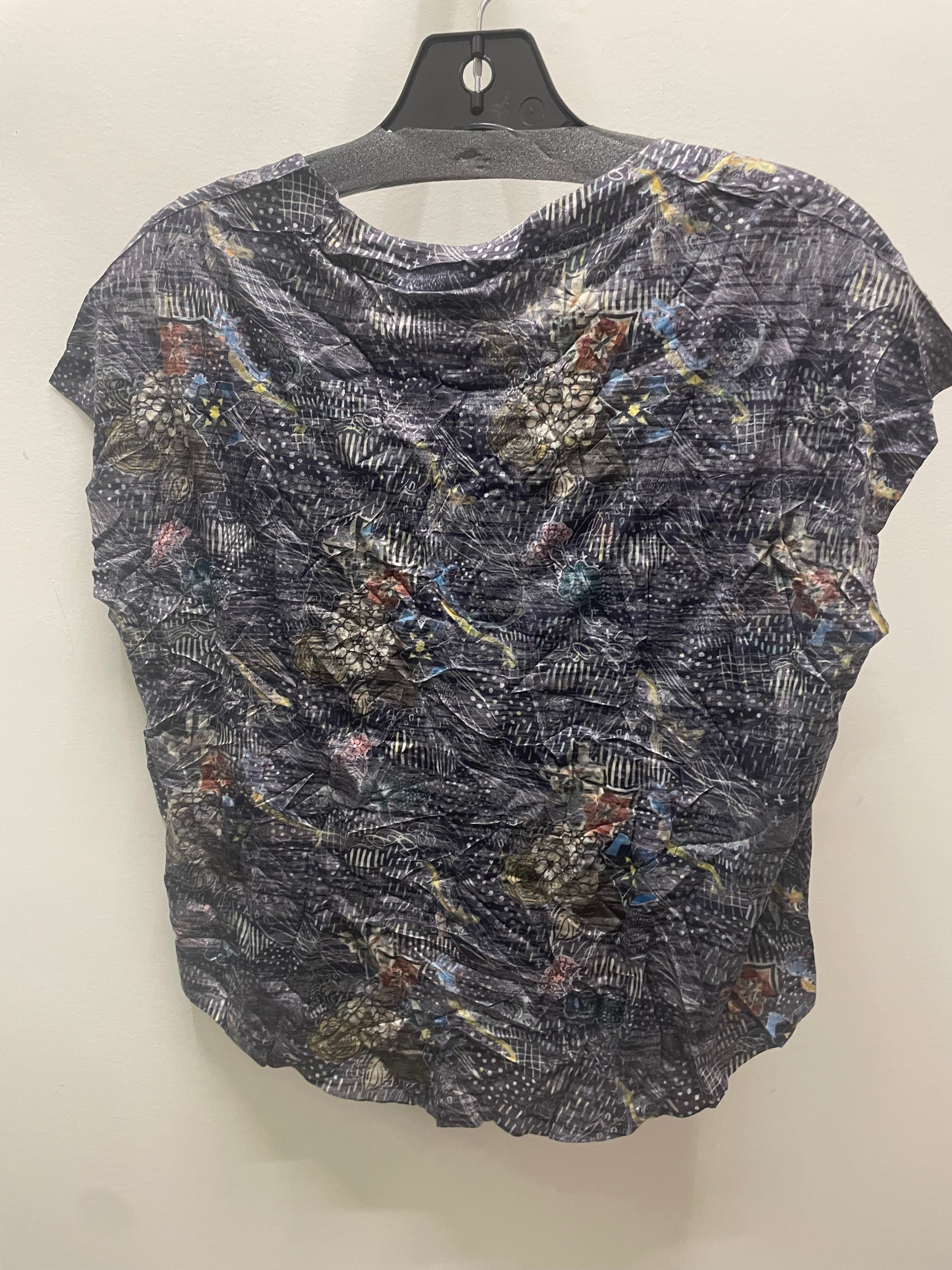 Crinkle Knit Short Sleeve in Nocturne Fleur Print by Inoah