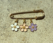Gold Plated Kilt Pin with Dangling Flowers Brooch Charm Robin Boutique