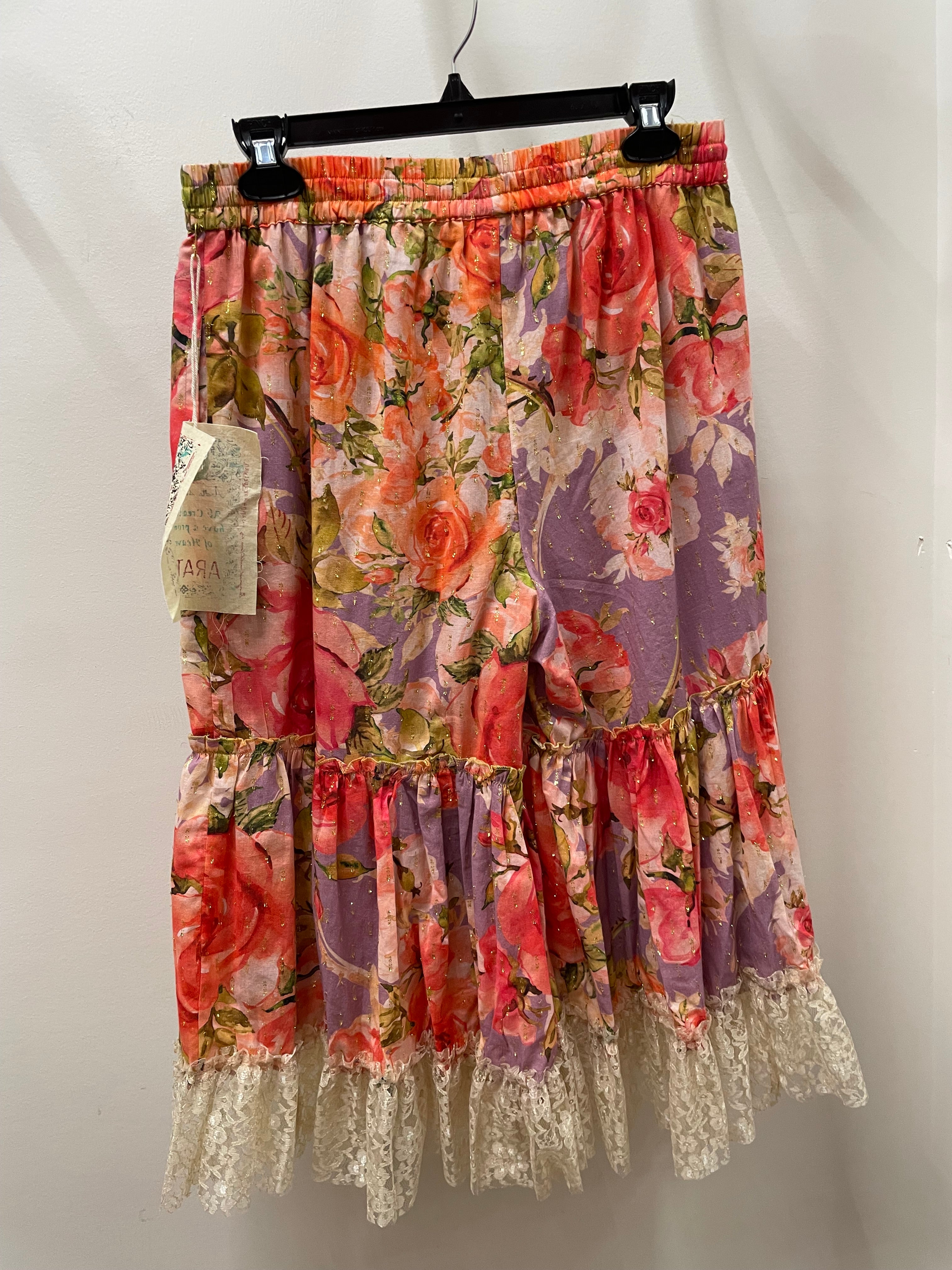 Rosaline Short Pants by Aratta