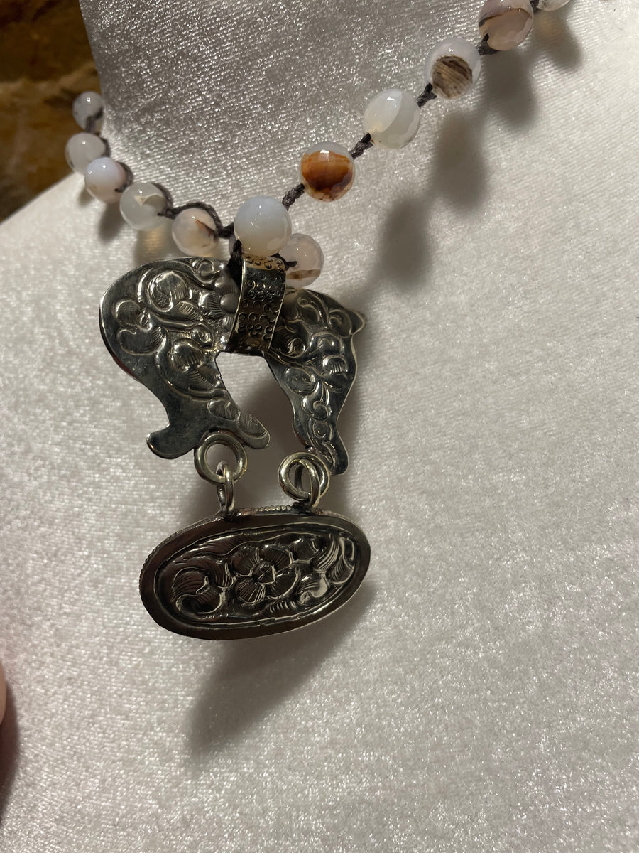 Carved Leopard Short Necklace
