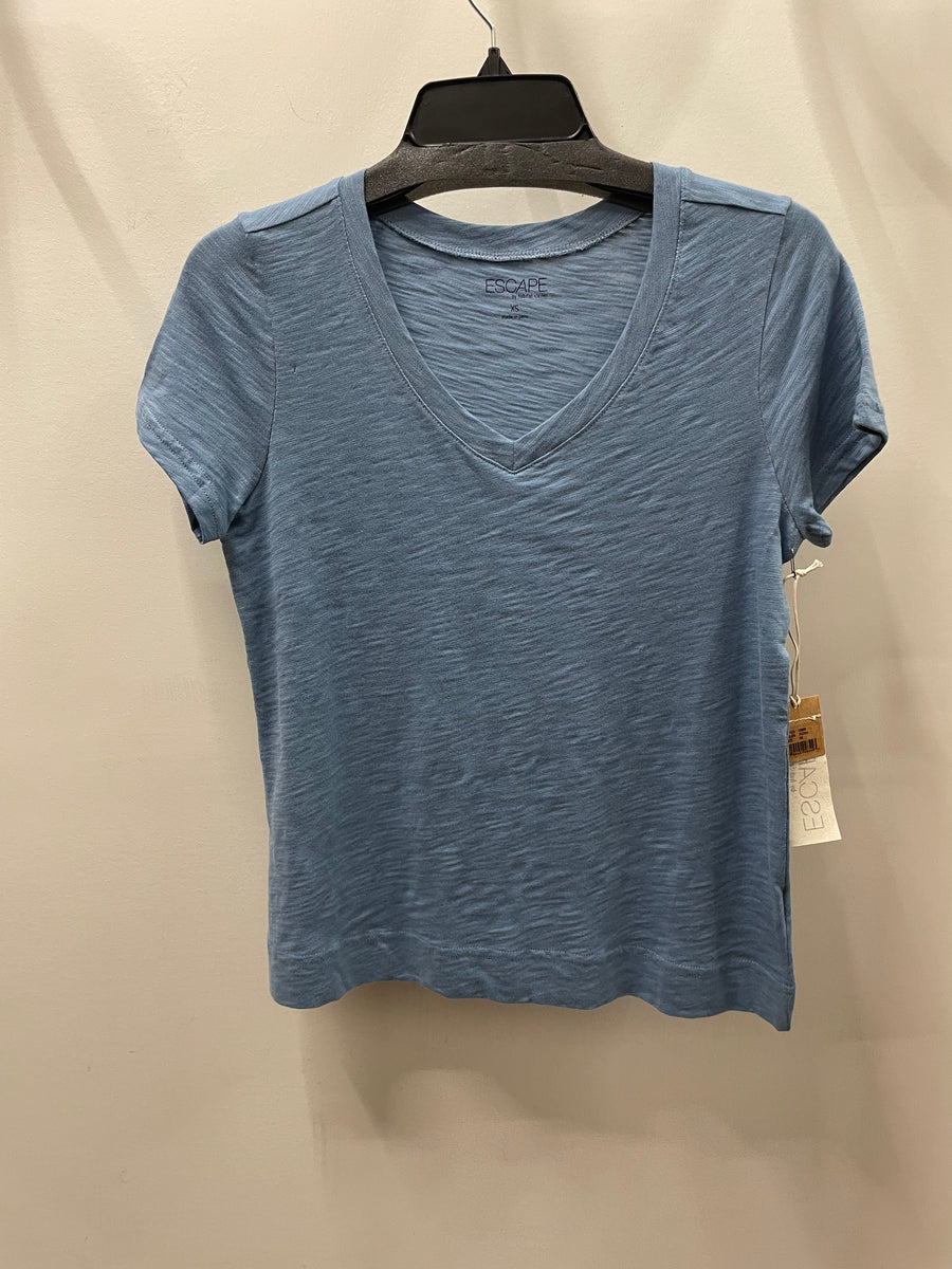 Solid Short Sleeve V-Neck Tee by Escape 10000