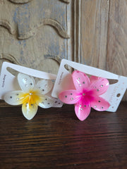 Flower Claw Hairclip with Rhinestone Details Robin Boutique