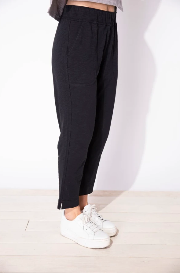 Cotton Slub Pocket Capri by Escape