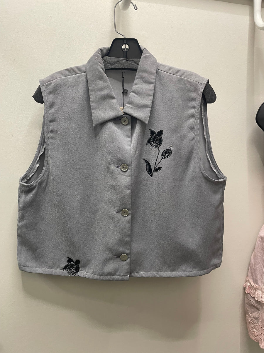 Reworked Sleeveless Flowy Crop Button Down #06