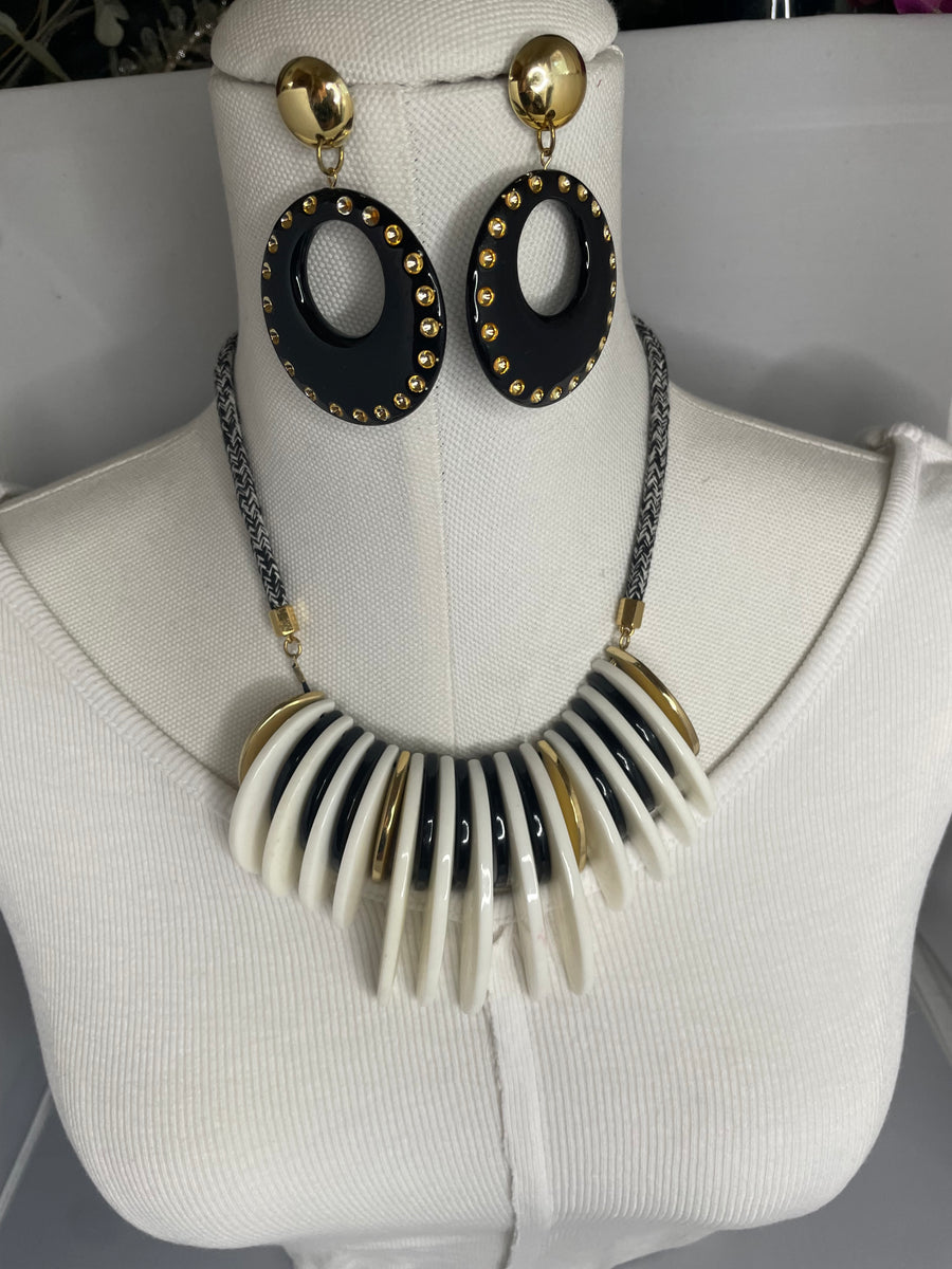 Vintage Mid Century Necklace by The Vintage Jewel