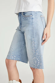 Palmer Barrel Short in Spring Snowflake by Driftwood Jeans