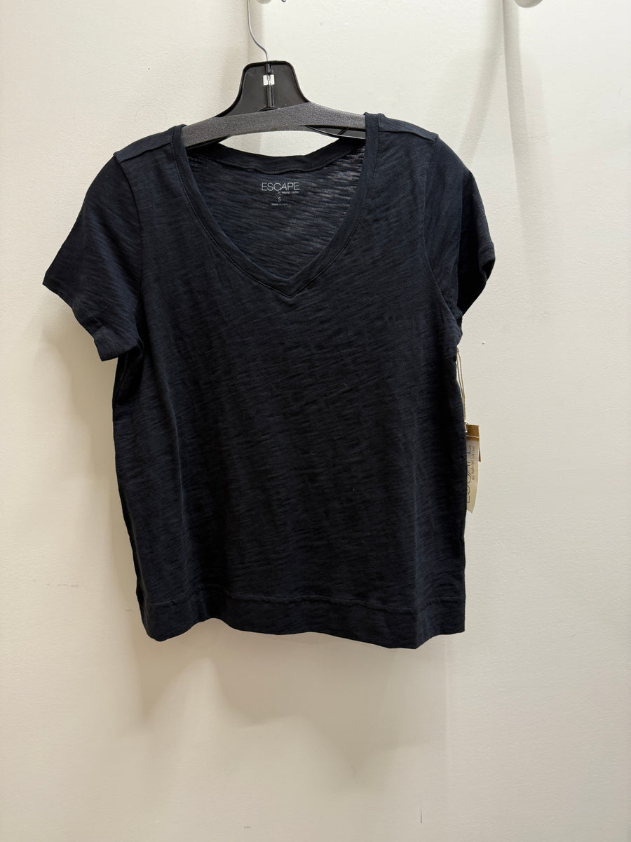 Solid Short Sleeve V-Neck Tee by Escape 10000
