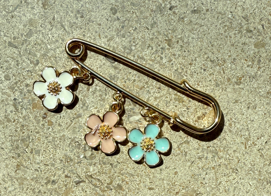 Gold Plated Kilt Pin with Dangling Flowers Brooch Charm Robin Boutique