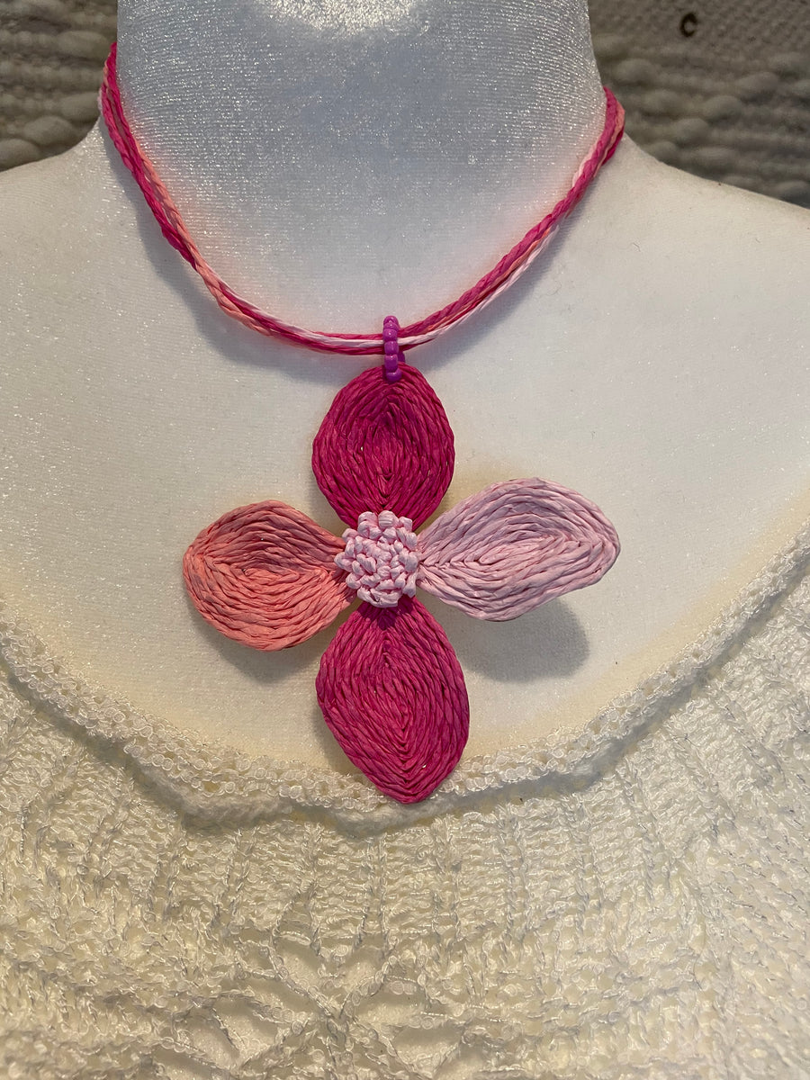 Rattan Rose Bluet Necklace