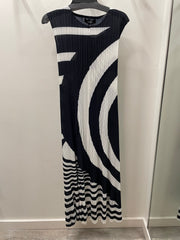 Monochrome Pleat Maxi Dress pm3087