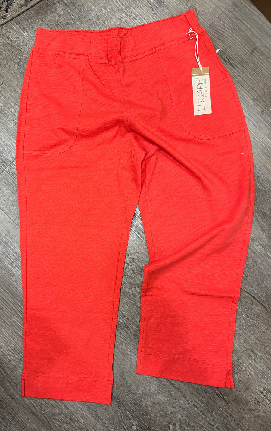 Cotton Slub Pocket Capri by Escape