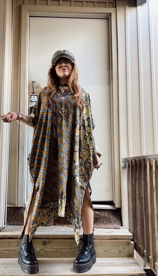 Float On Muu #215 by Kantha Bae