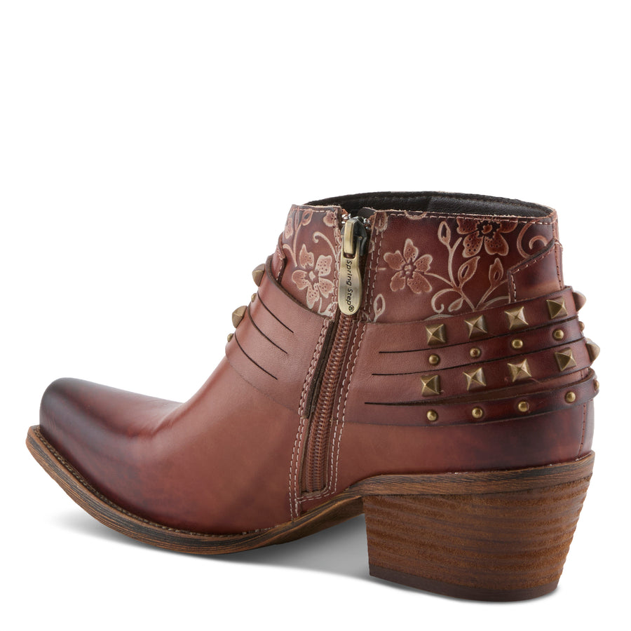 Meechelle Boots in brown - Robin Boutique