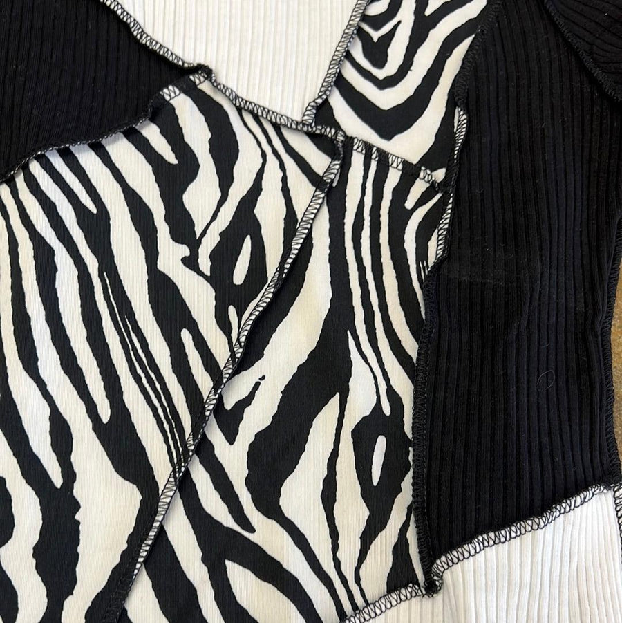 Lizette Blouse LC A3532 Zebra and Serpentine - Robin Boutique-Boutique 